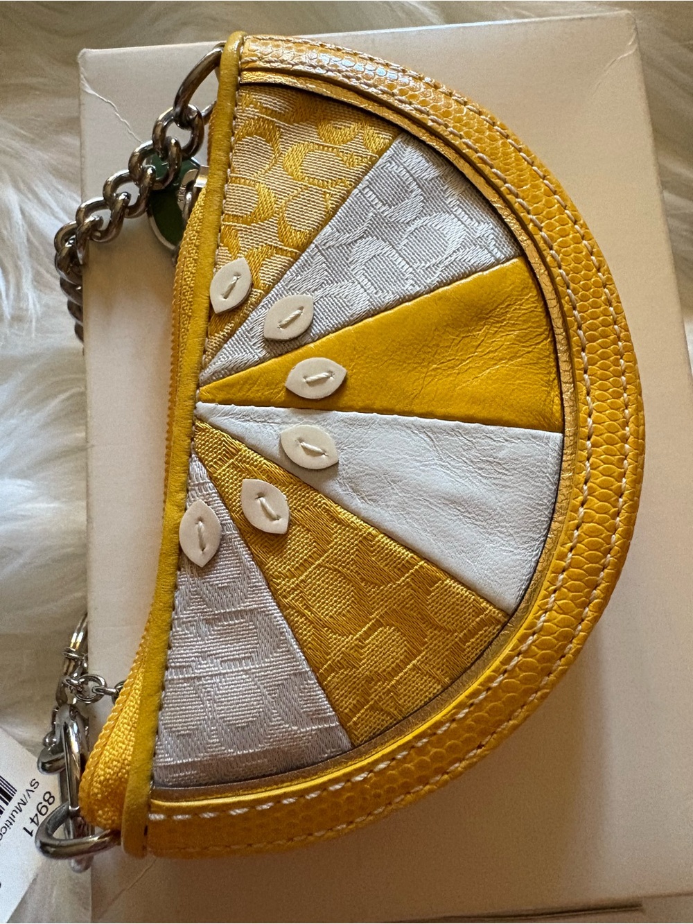 NWT Y2K 2006 VINTAGE COACH YELLOW & CREAM LEMON FRUIT WRISTLET COIN CLUTCH - Picture 9 of 9